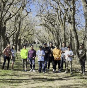 Première Nation Mosquito Grizzly Bears Head Lean Man